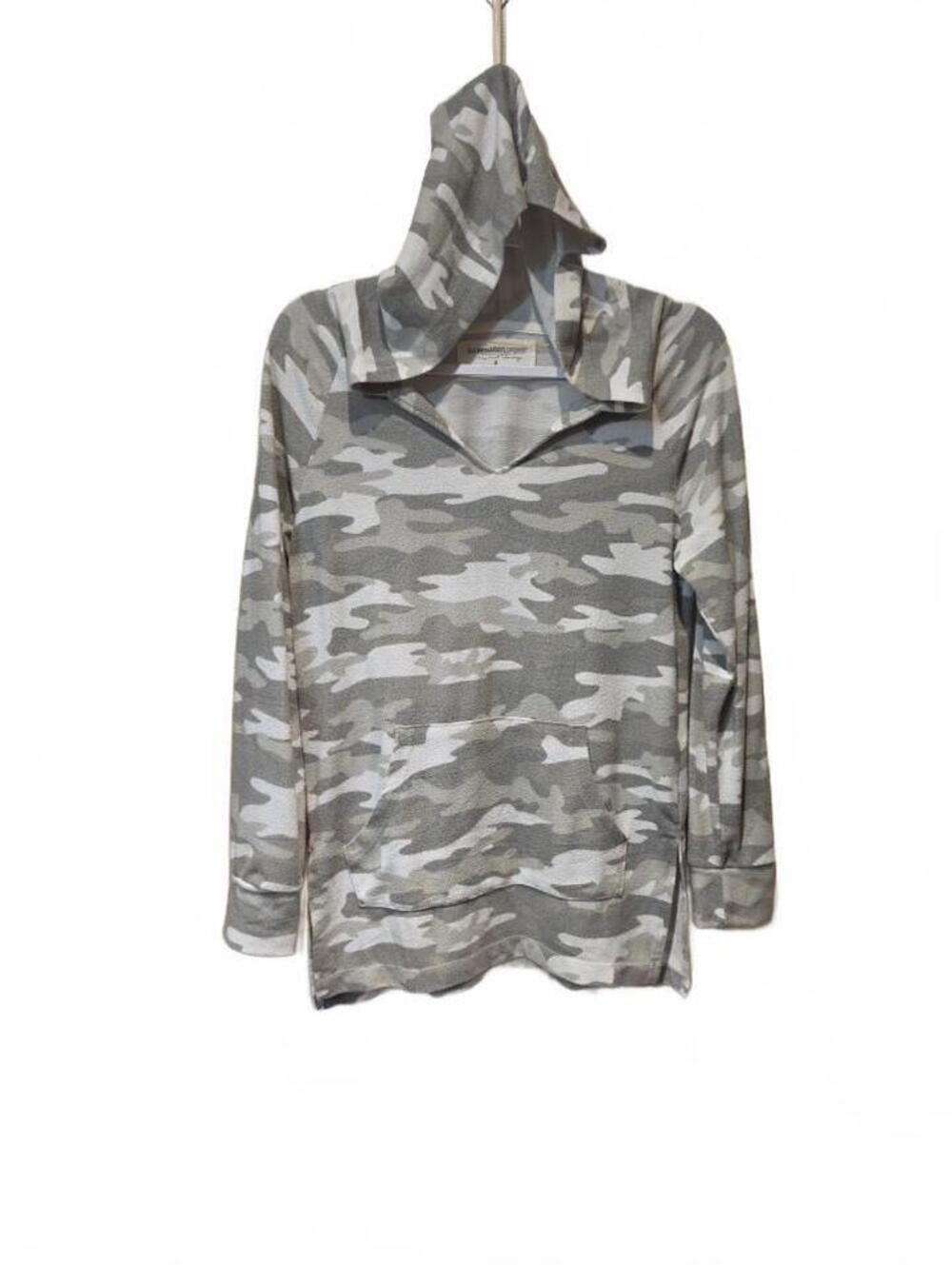 The Sweatshirt Project Camo hooded long sleeve top, pocket, slits oversized S